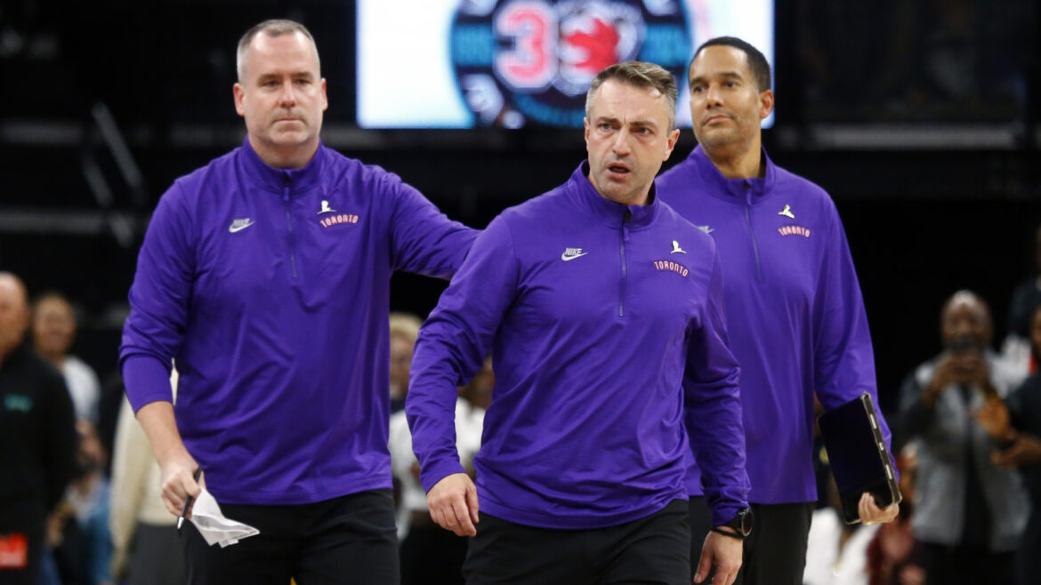 Raptors HC Rajakovic refs বিরুদ্ধে অপবিত্র তির্যডের জন্য বহিষ্কৃত